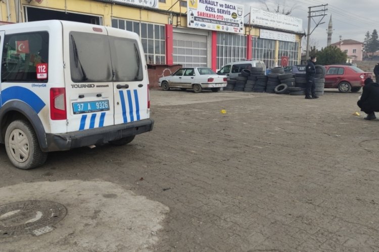 Kavga ettiği şahsın d&uuml;kkanına kurşun yağdırdı