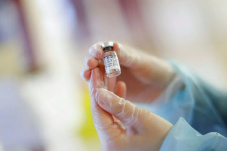 Pfizer, Kovid-19 aşısı ve hapından bu yıl 54 milyar dolarlık gelir bekliyor