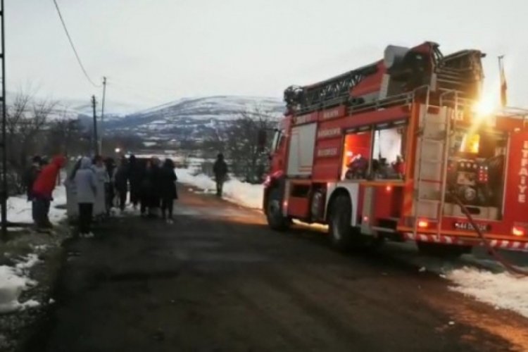 Kız &ouml;ğrenci yurdunda yangın paniği