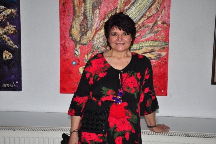Berrin Buzcular Yılmaz 11. kişisel resim sergisini a&ccedil;tı