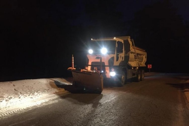 Bursa'da b&uuml;t&uuml;n &ccedil;alışmalar yollar kapanmasın diye