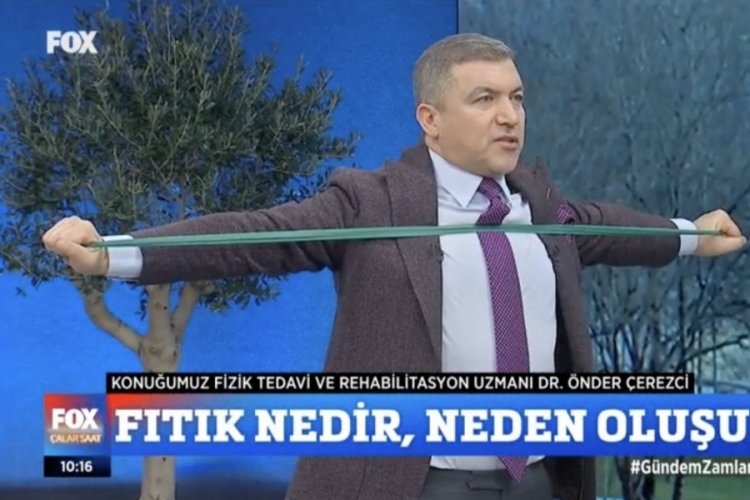 İsmail K&uuml;&ccedil;&uuml;kkaya, canlı yayında fıtık egzersizleri yaptı