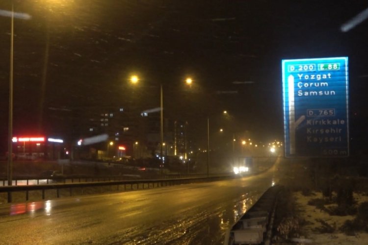 43 ilin ge&ccedil;iş g&uuml;zergahında kar yağışı başladı