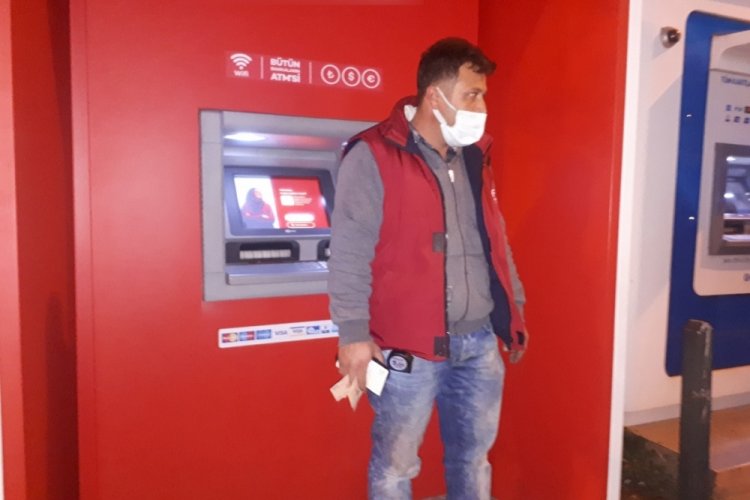 Telefon dolandırıcılarına yarım saatte 90 bin lirasını kaptırdı