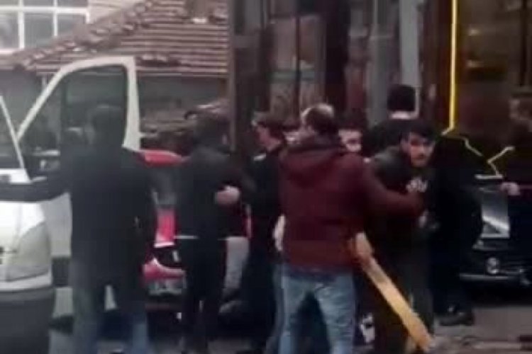 Ters şeritten geldiler, uyarılınca da &ouml;ld&uuml;resiye darp ettiler