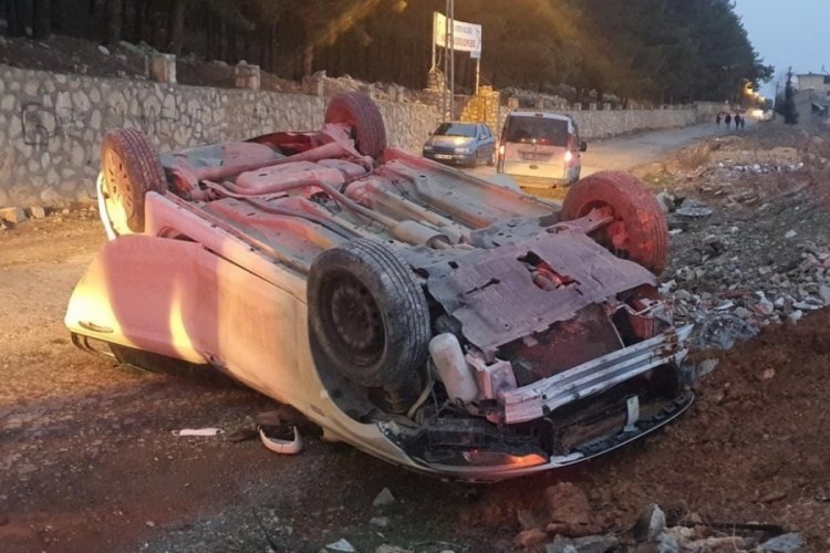 Kontrolden &ccedil;ıkan otomobil takla attı: 1 yaralı