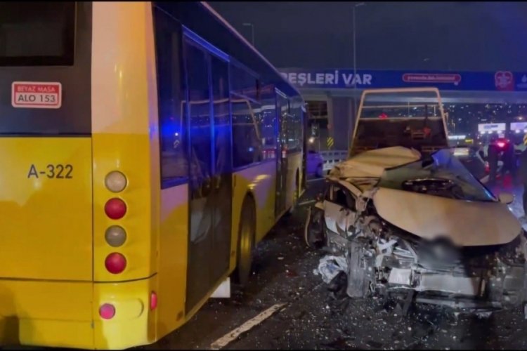 &Ouml;nce temizlik aracına ardından otob&uuml;se &ccedil;arptı
