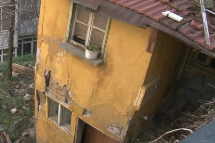 Bursa'nın 500 yıllık mahallesi 'ayakta duramıyor' (&Ouml;ZEL HABER)