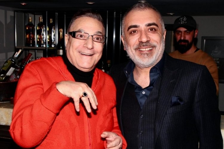Mehmet Ali Erbil'e 70 bin TL'lik y&uuml;z&uuml;k hediye edildi