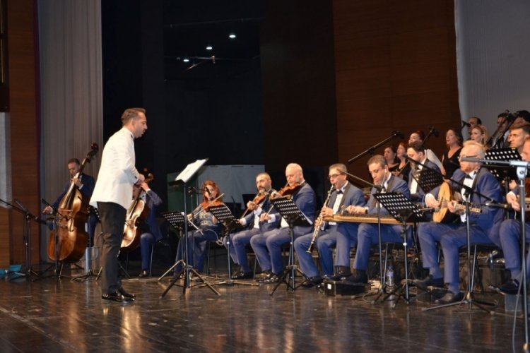 Bursa'da M&uuml;zeyyen Senar r&uuml;zgarı esti