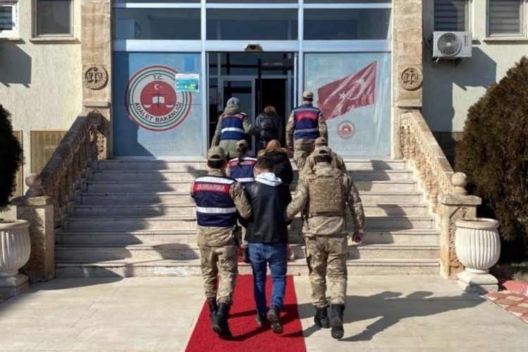 Ekmeğin arasında 4.5 kilo uyuşturucu yakalandı