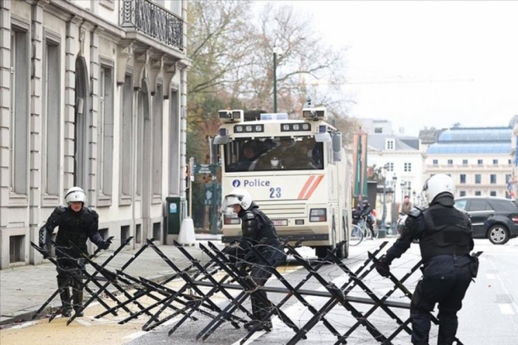Paris'in ardından Br&uuml;ksel'de de "&ouml;zg&uuml;rl&uuml;k konvoyu" yasaklandı