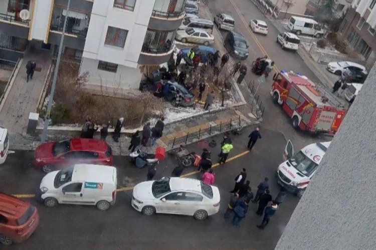 Ankara'da otomobille &ccedil;arpışan motokurye yaşamını yitirdi