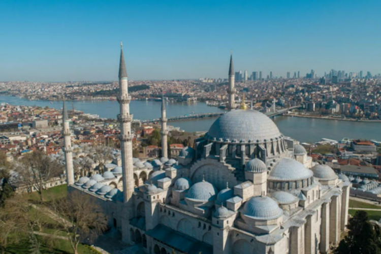 İBB'den S&uuml;leymaniye yanıtı: Bina ka&ccedil;ak, m&uuml;h&uuml;r yasadışı &ouml;yle mi?