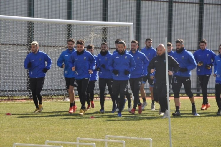 Karacabey Belediyespor'da Amedspor hazırlıkları s&uuml;r&uuml;yor