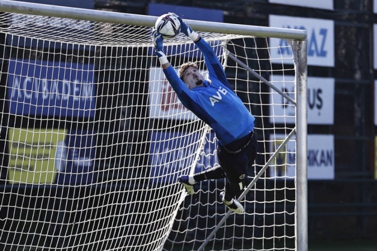 Altay Bayındır uzun bir aranın ardından kadroda