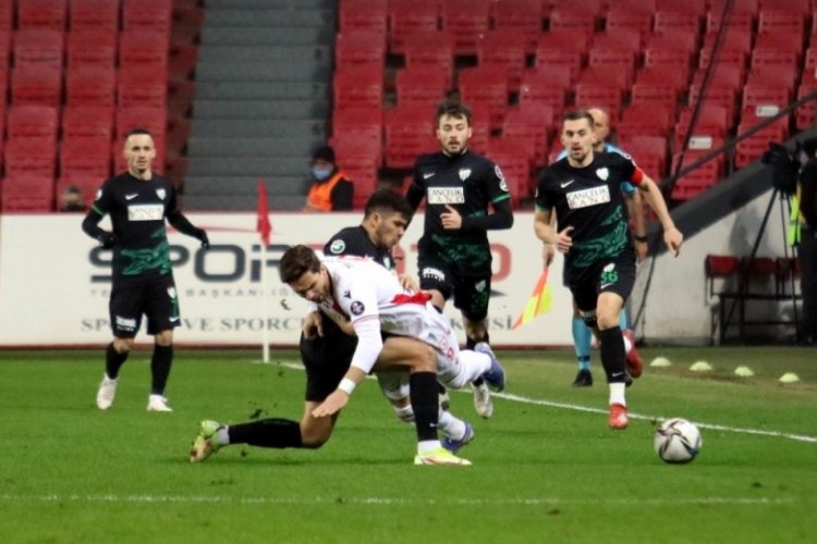 Bursaspor'un Karadeniz'den puanla d&ouml;n&uuml;yor