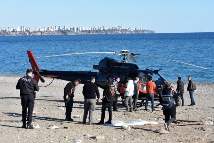 Antalya'da helikopter arızalandı, sahile acil iniş yapıldı
