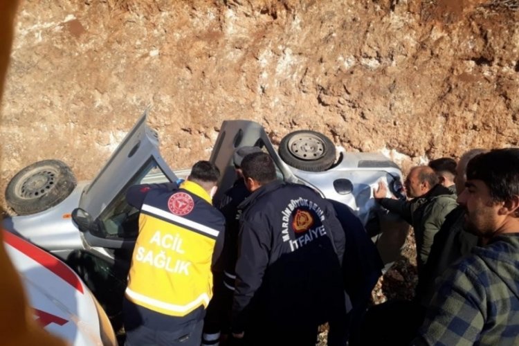 Mardin'de otomobil şarampole yuvarlandı: 7 yaralı