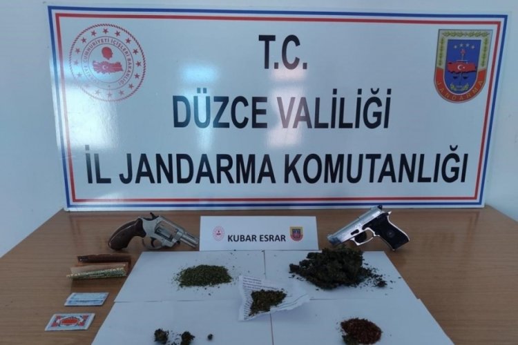 Uyuşturucuyu sakladıkları yer g&ouml;renleri şaşırttı