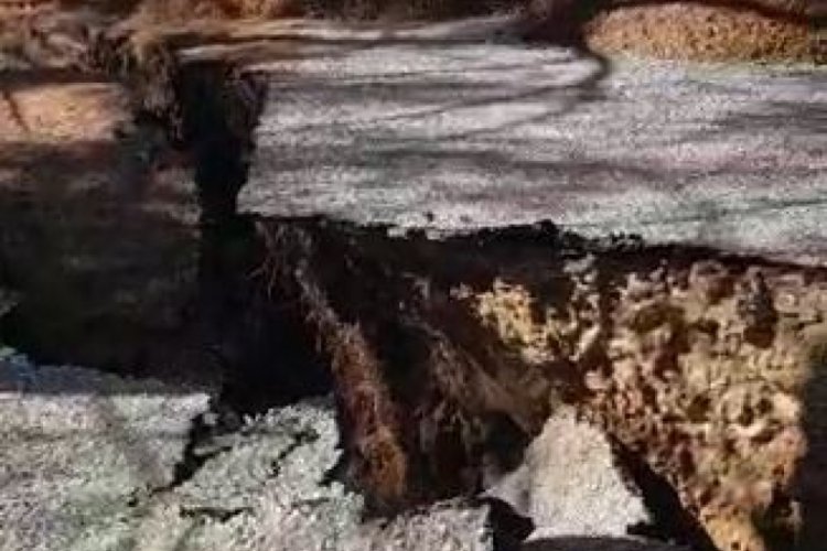 Antalya'da heyelan sonucu D-400 karayolunda hasar oluştu