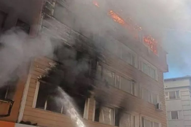 İstanbul'da yangında 4 iş&ccedil;i hayatını kaybetti!
