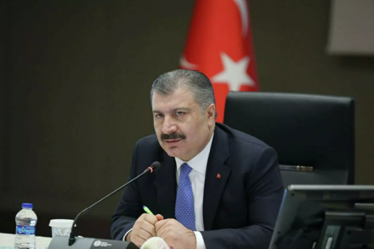 Bakan Koca paylaştı: Ambulansın hastadan kıymetli olduğu g&uuml;nleri unutun