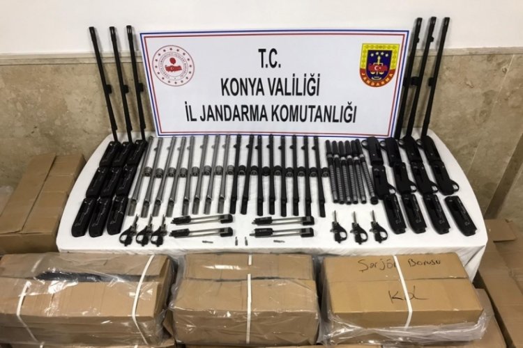 Konya'da durdurulan ara&ccedil;ta ka&ccedil;ak av t&uuml;feği ele ge&ccedil;irildi