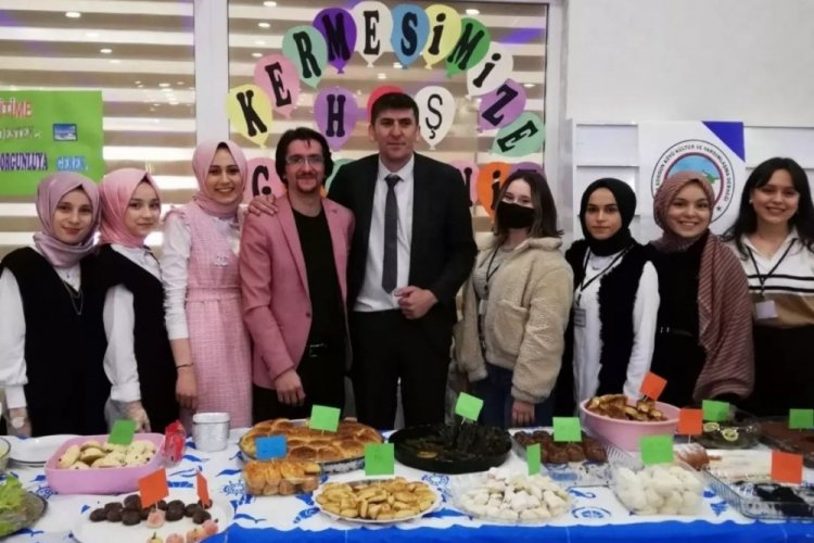 Bursa'da y&uuml;zlerce kişinin katıldığı eğlencede toplanan para &ouml;ğrencilere burs olacak
