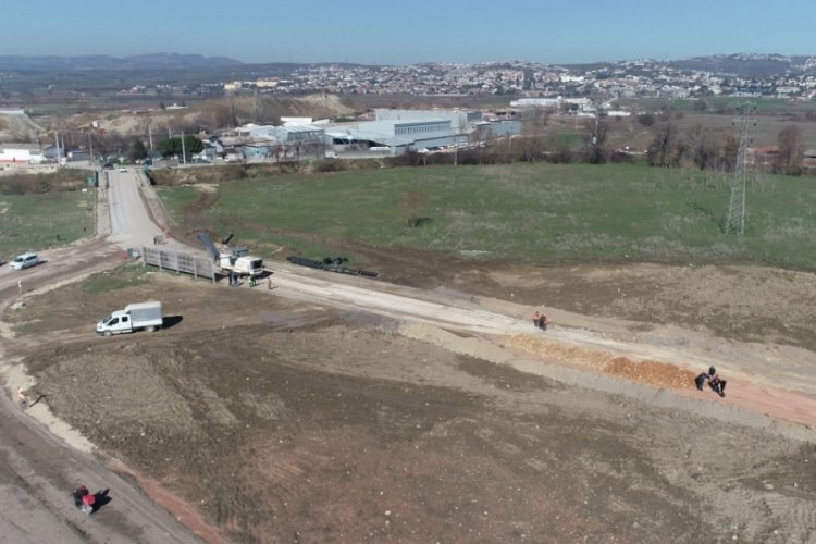 Bursa'da Nil&uuml;fer'i Mudanya'ya bağlayan yola asfalt