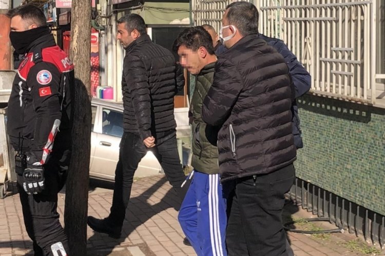 Bursa'da silahla tehdit edip gecelik giydiren ş&uuml;pheli bunu ilk kez yapmamış