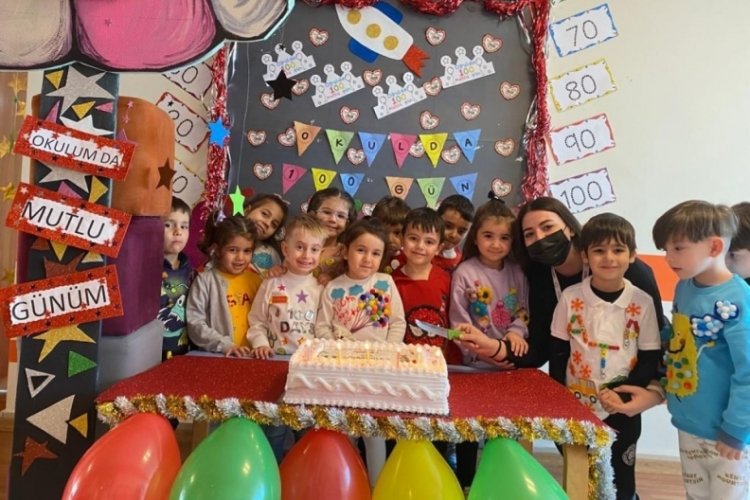 &Ccedil;&ouml;z&uuml;m Koleji'nde miniklerin 100'&uuml; g&uuml;l&uuml;yor