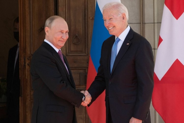 Putin ile Biden'ın 1 saatlik telefon g&ouml;r&uuml;şmesi