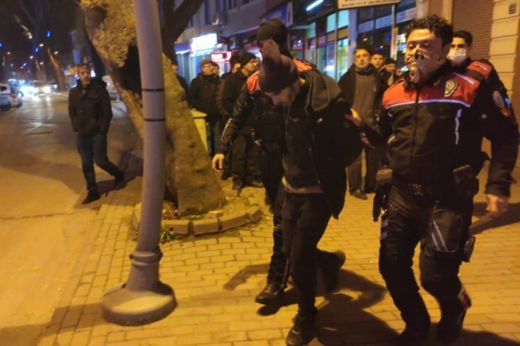 Bursa'da hırsız polislerin g&ouml;z&uuml;nden ka&ccedil;amadı!