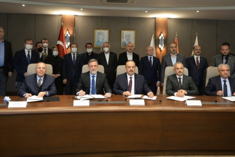 Bursa'da TEKNOSAB otoyol bağlantısı i&ccedil;in imzalar tamam!