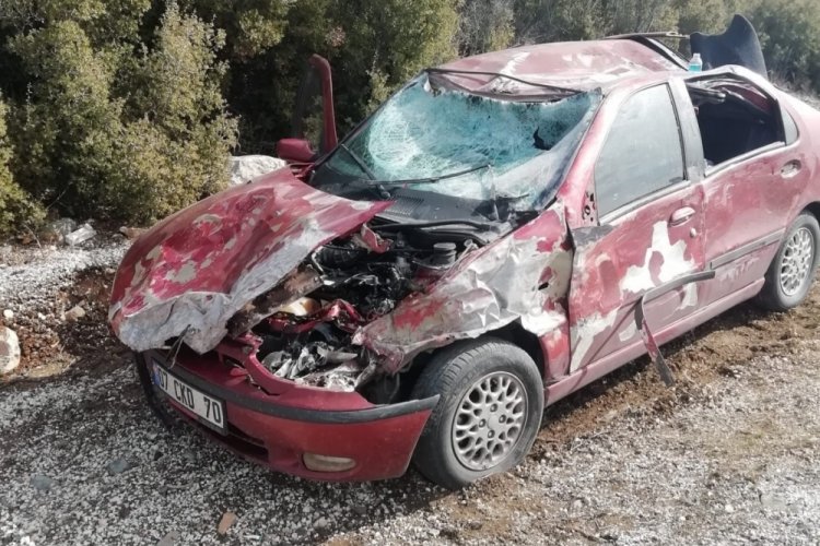 Burdur'daki trafik kazasında 1 kişi &ouml;ld&uuml;, 4 kişi yaralandı