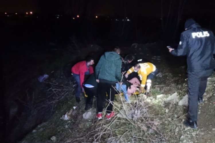 D&uuml;zce'de otomobil dereye u&ccedil;tu, 3 yaralı