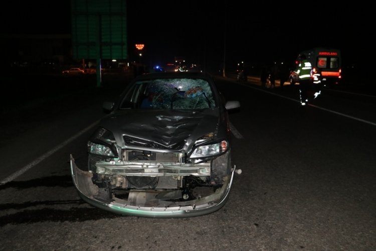 Otomobilin &ccedil;arptığı kadın &ouml;ld&uuml;