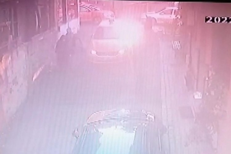İstanbul'da kendilerini komşusu olarak tanıtan kişiler tarafından dolandırıldı