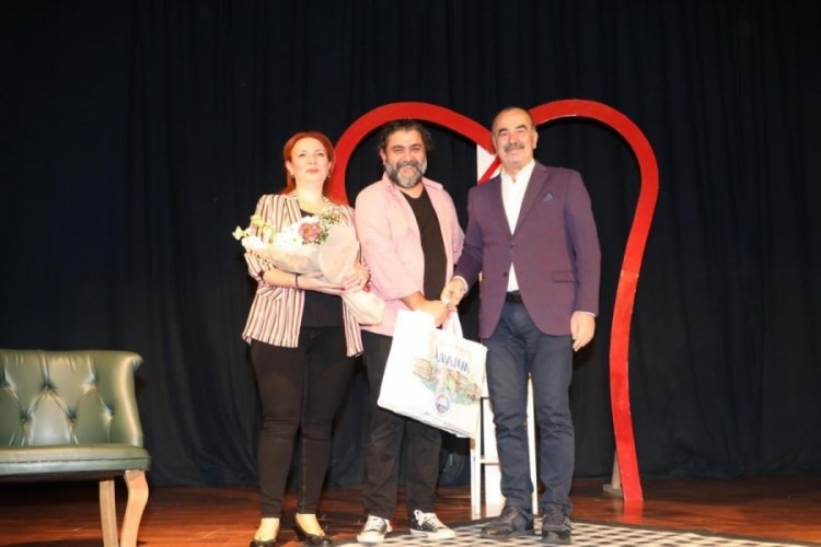 Bursa'da 'Aşk 1 şey değildir' sahnelendi
