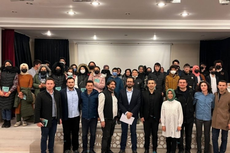 Bursa'da akademisyenler gen&ccedil;lere tecr&uuml;belerini aktardı