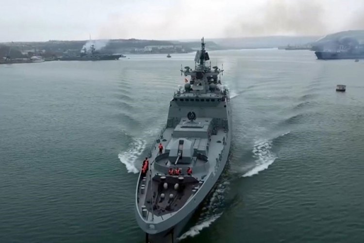 Interfax: Rusya yabancı gemilere ateş a&ccedil;maya hazır