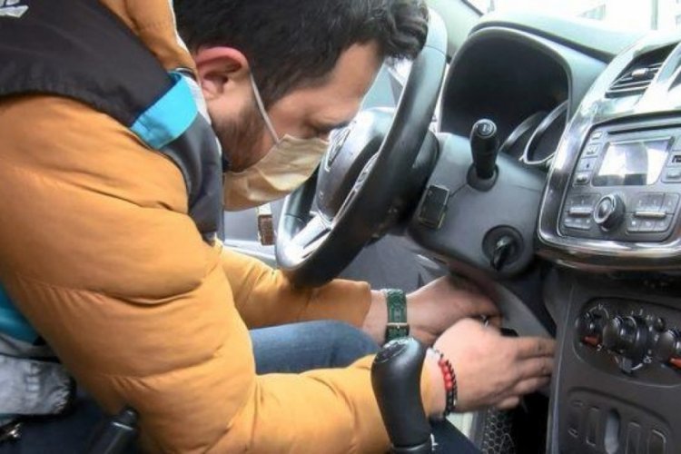 İstanbul'da bu da oldu! Takside gizli d&uuml;zenek &ccedil;ıktı