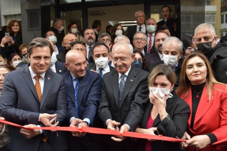 CHP Lideri Kılı&ccedil;daroğlu, İzmir'de il binasını a&ccedil;tı