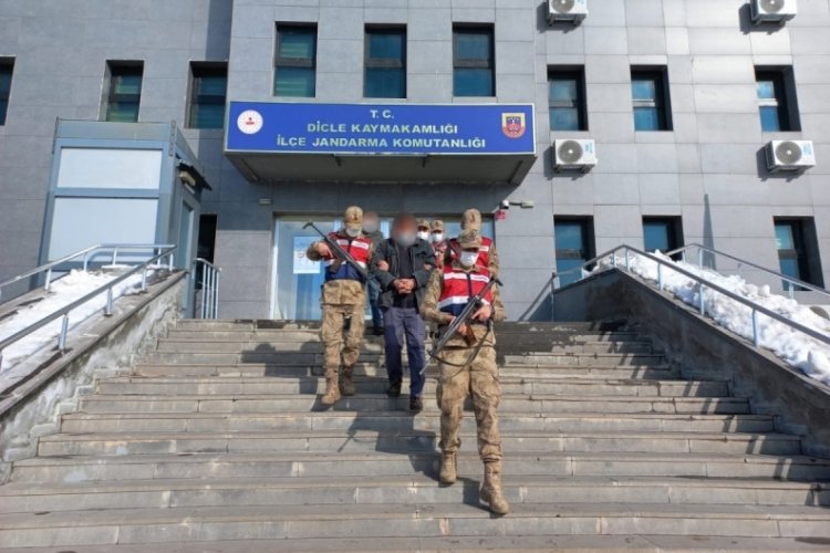 Diyarbakır'da ter&ouml;r &ouml;rg&uuml;t&uuml; &uuml;yeliğinden aranan 2 kişi yakalandı