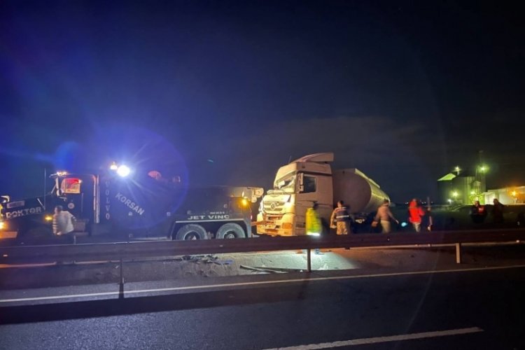 Kaza yapan yakıt y&uuml;kl&uuml; tanker tedirginlik yarattı