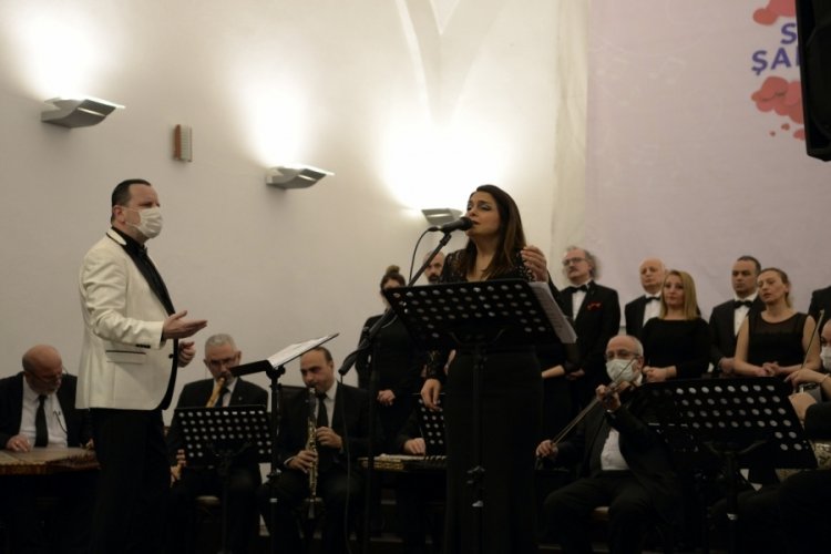 Bursa'da şarkılar aşk ve sevgi i&ccedil;in s&ouml;ylendi