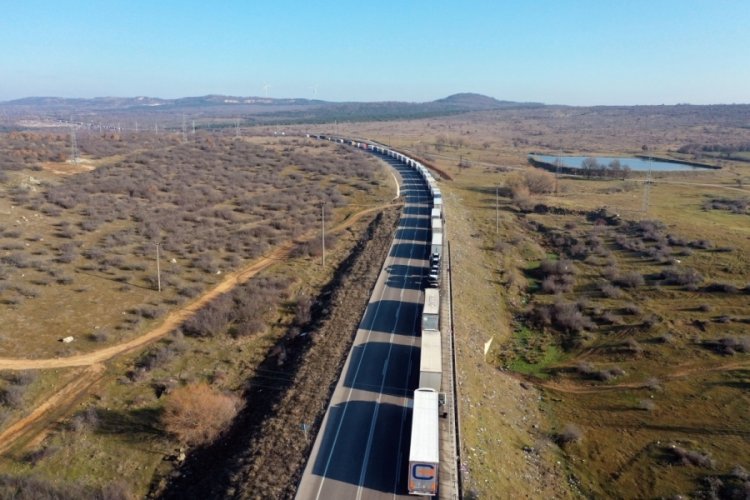 Bulgaristan yetersiz kaldı! tır kuyruğu oluştu