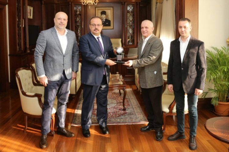 Bursa Otomobil Sporları Kul&uuml;b&uuml;'nden Vali Canpolat'a ziyaret