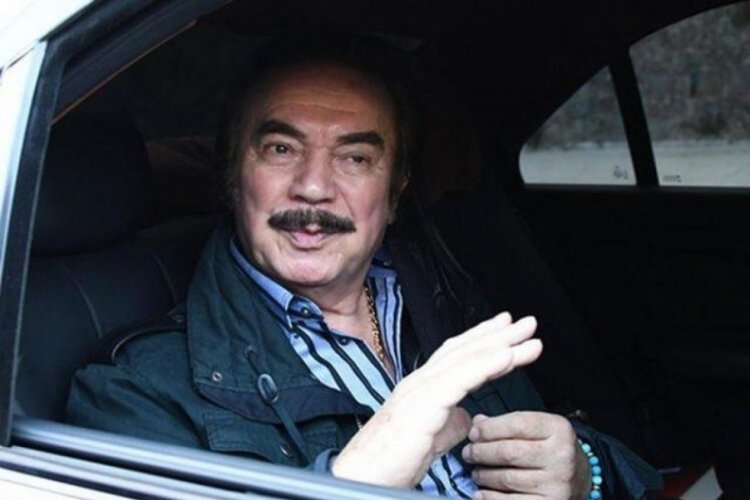 Orhan Gencebay, dekolteli sahne kıyafetleri hakkında konuştu